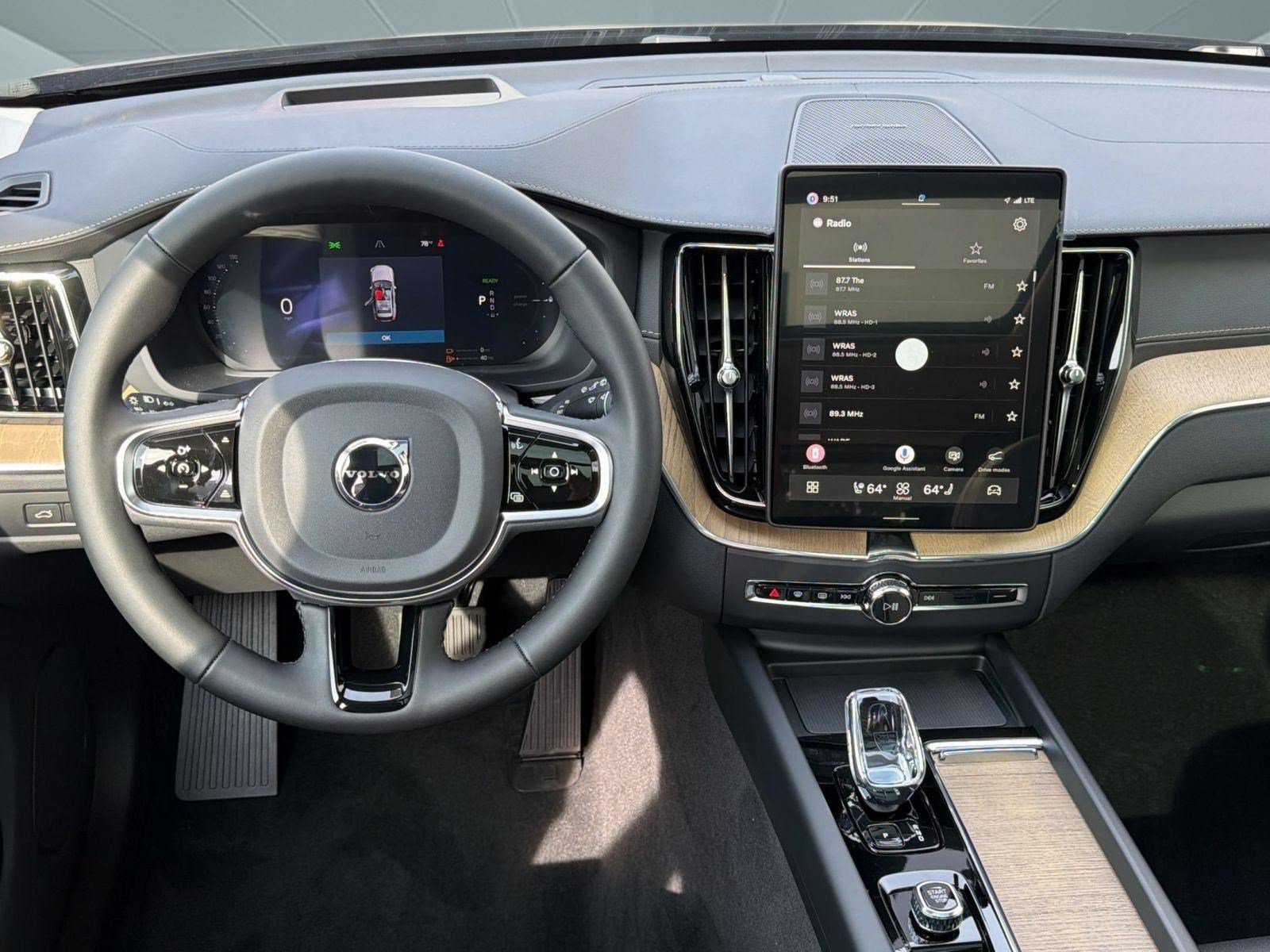New 2026 Volvo XC60 T8 Ultra w/ Climate Package AWD/4WD image 28