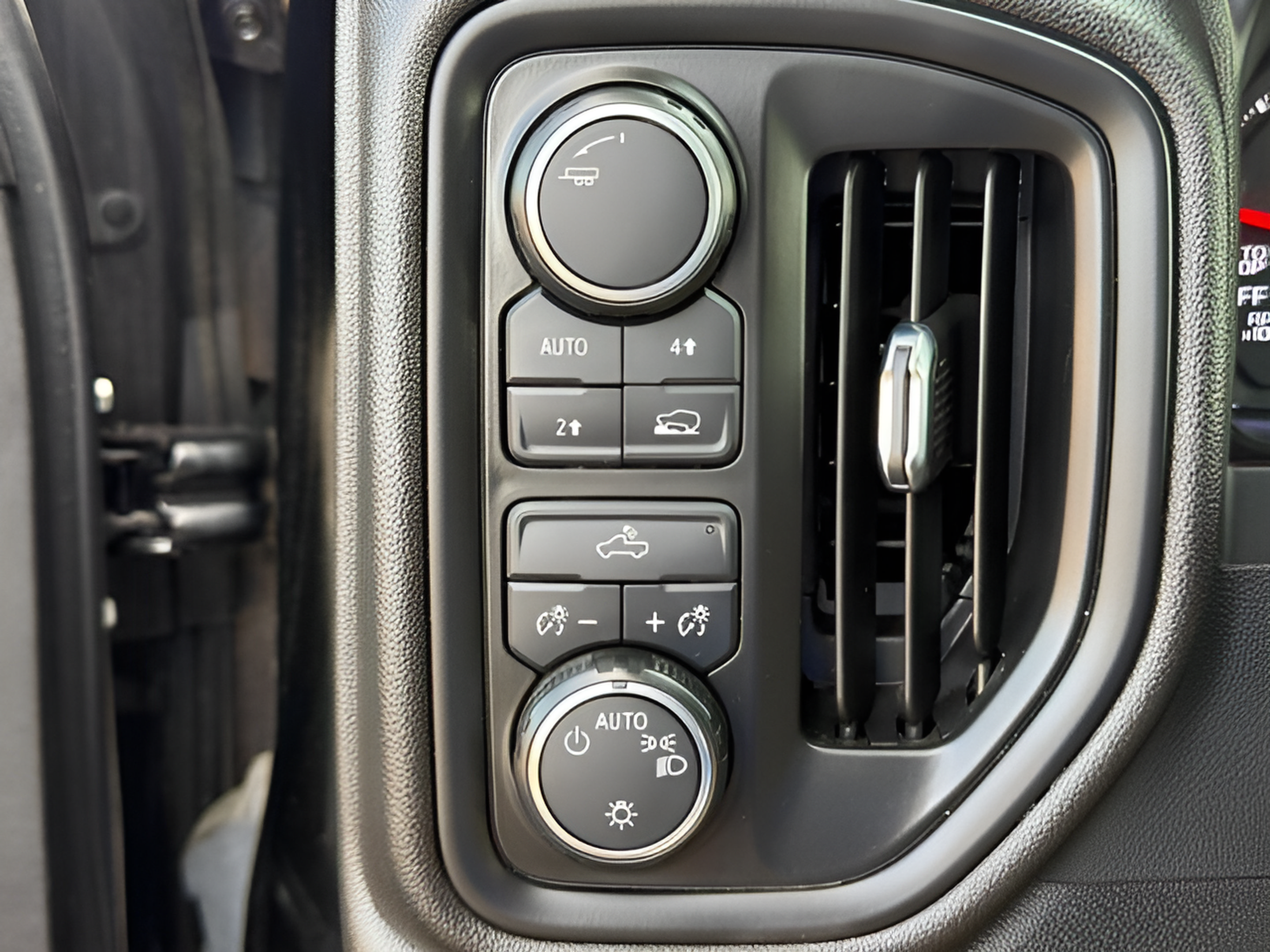 Used 2022 Chevrolet Silverado 1500 Custom AWD/4WD image 26