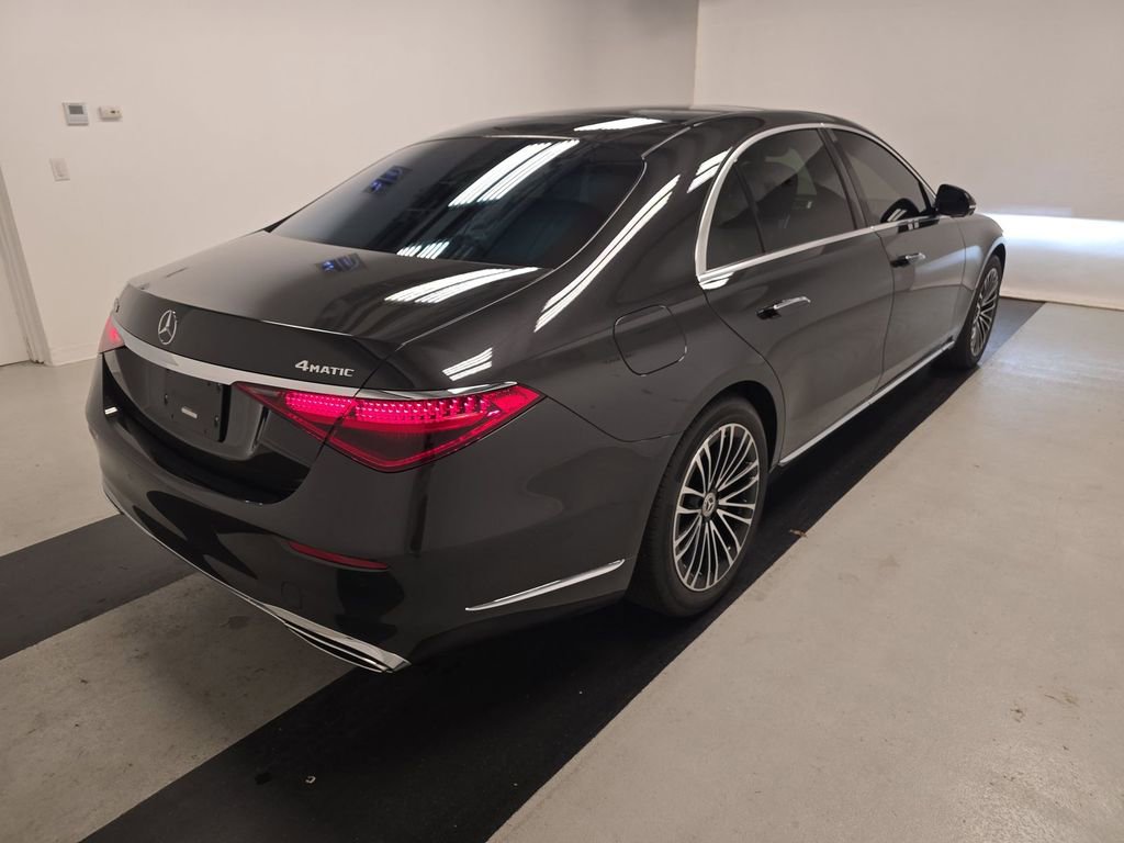 Used 2024 Mercedes-Benz S 580 4MATIC Sedan image 4