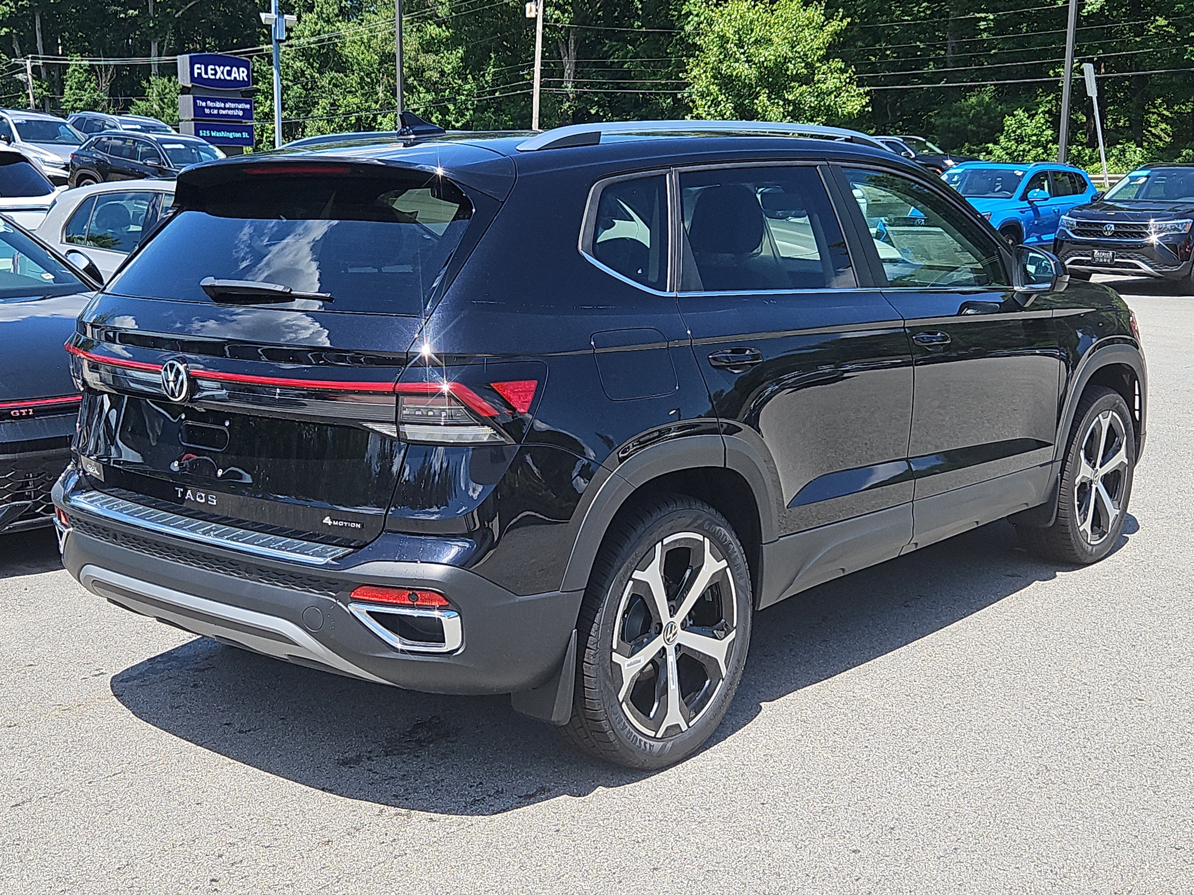 New 2026 Volkswagen Taos SEL AWD/4WD image 2