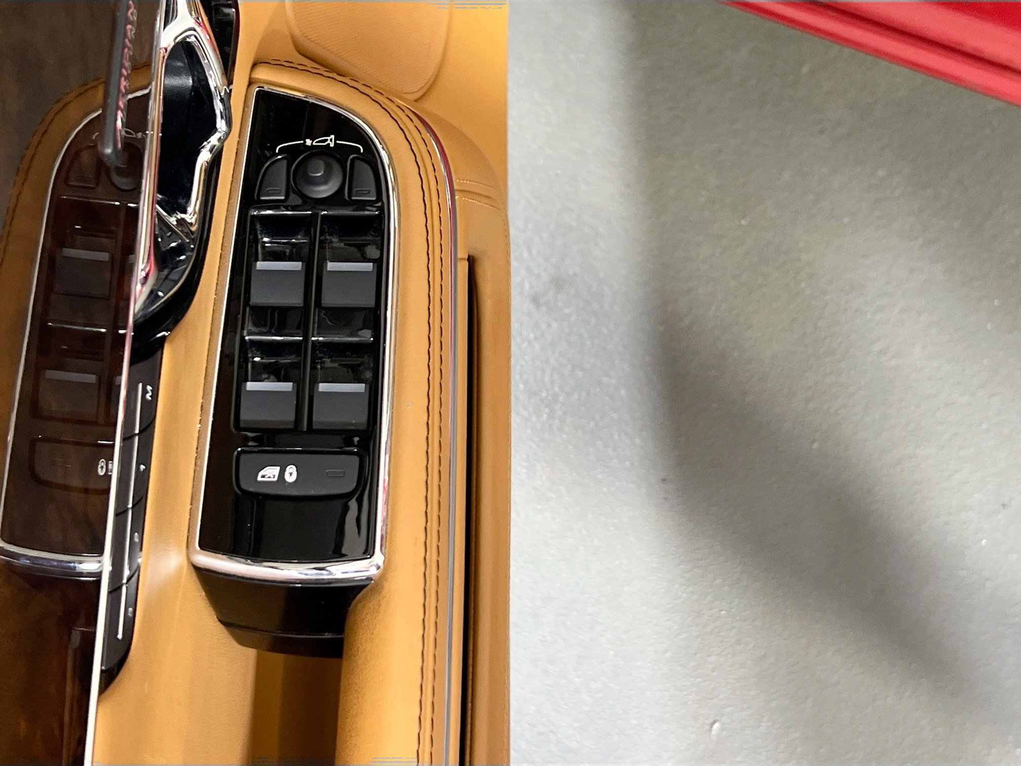 Used 2019 Jaguar XJ L Portfolio image 18