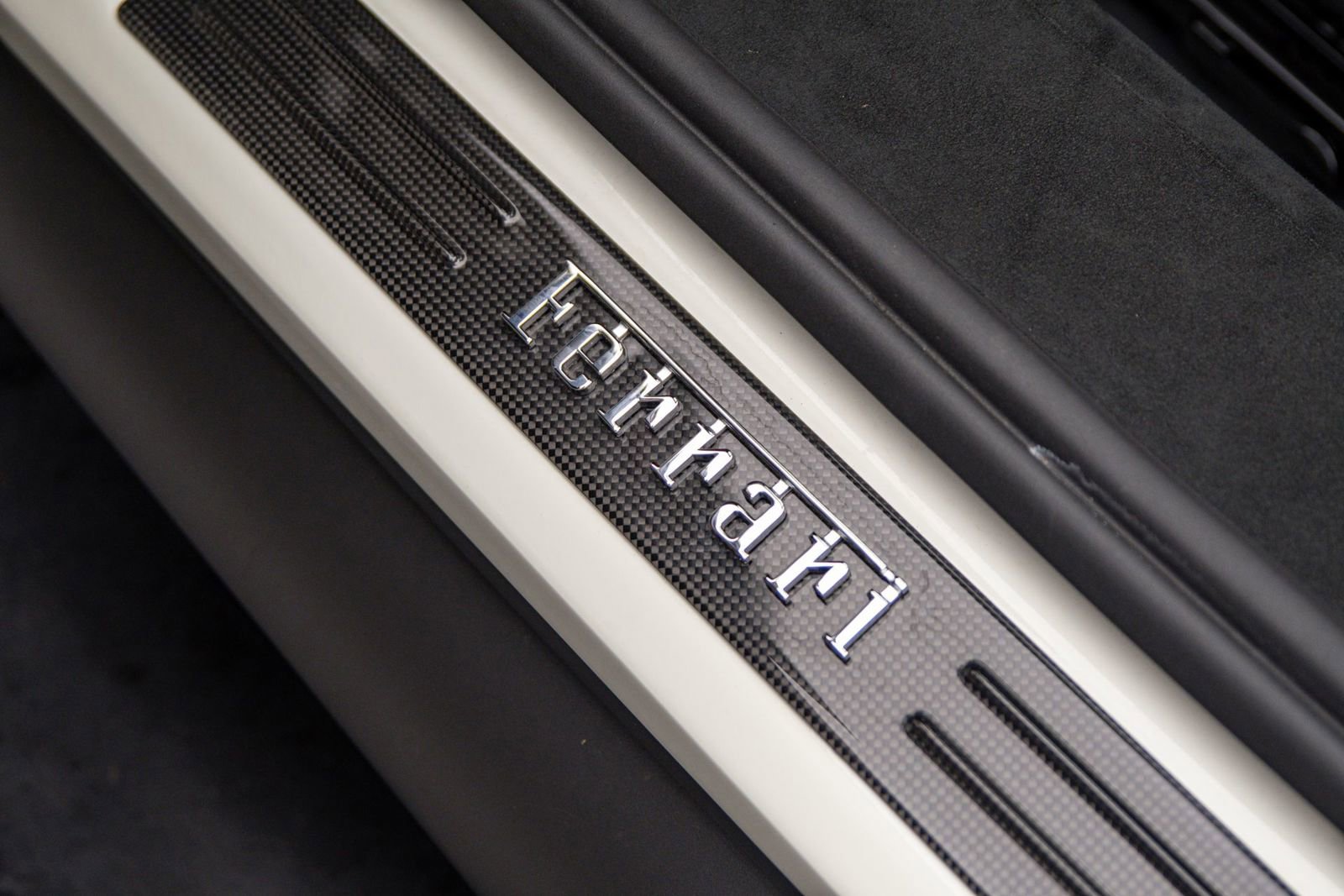 Used 2025 Ferrari 296 GTS RWD image 37