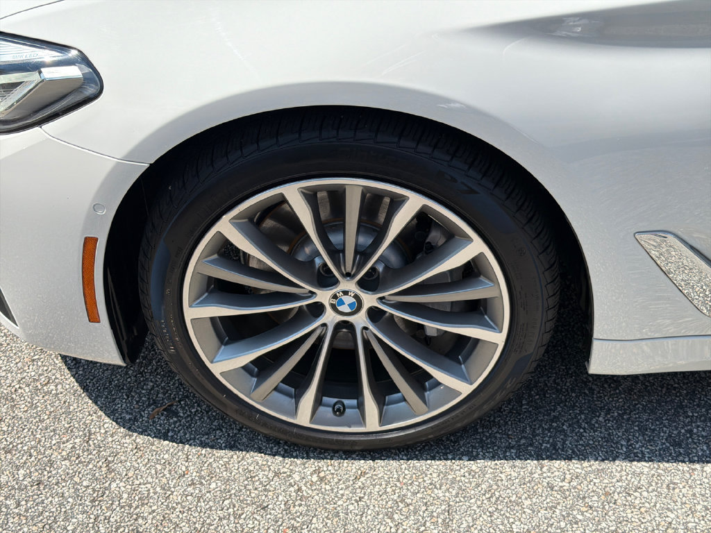 Used 2021 BMW 530i w/ Premium Package RWD image 11
