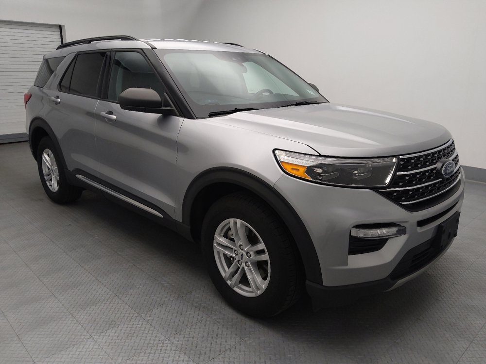 Used 2021 Ford Explorer XLT w/ Equipment Group 202A AWD/4WD image 13