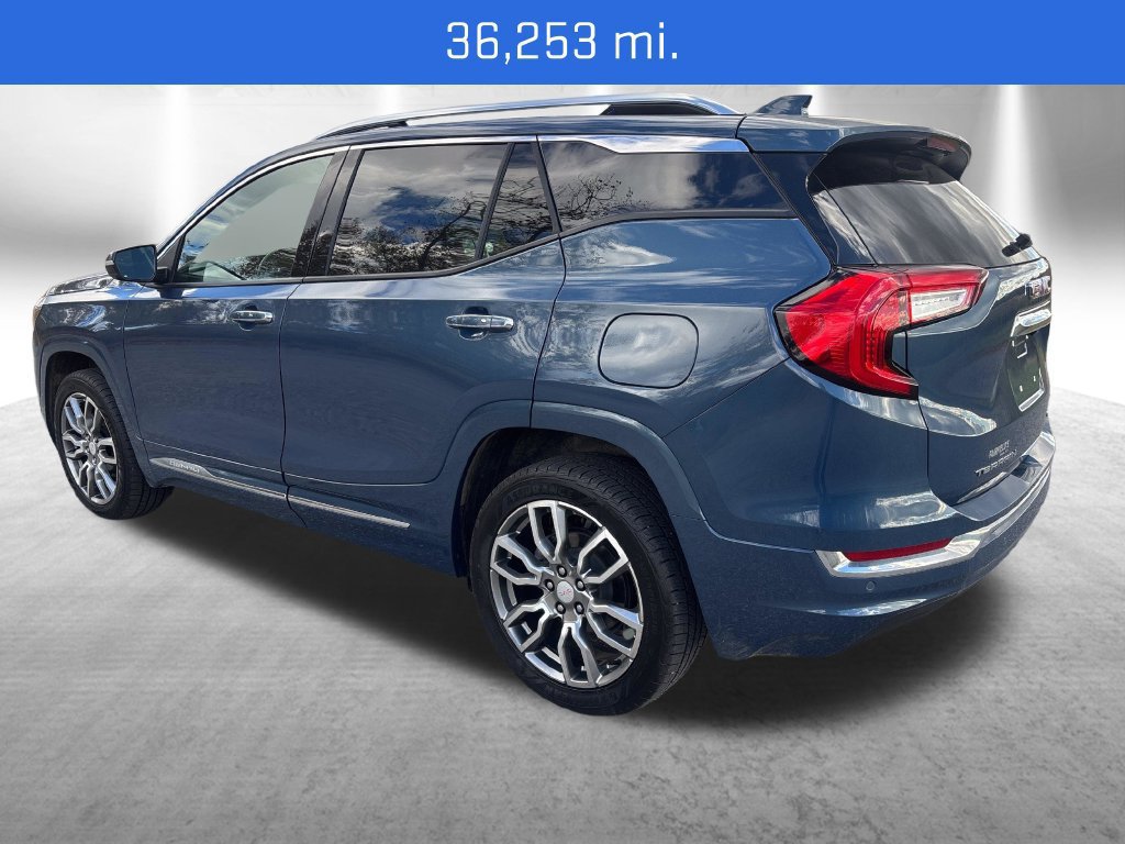 Used 2024 GMC Terrain Denali AWD/4WD image 3