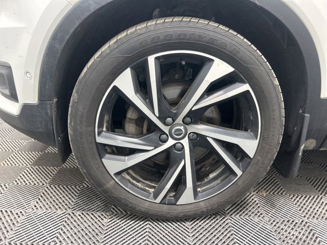 Used 2022 Volvo XC40 T5 R-Design w/ Advanced Package AWD/4WD image 8