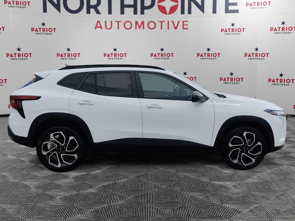 New 2025 Chevrolet Trax RS w/ Sunroof Package image 7