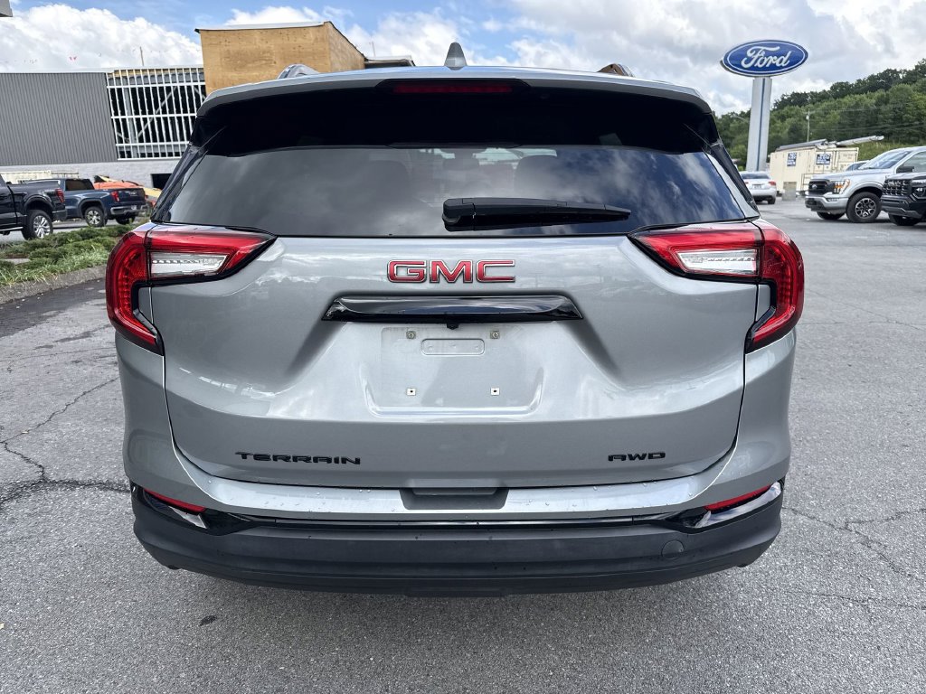 Used 2024 GMC Terrain SLE w/ Driver Convenience Package AWD/4WD image 5