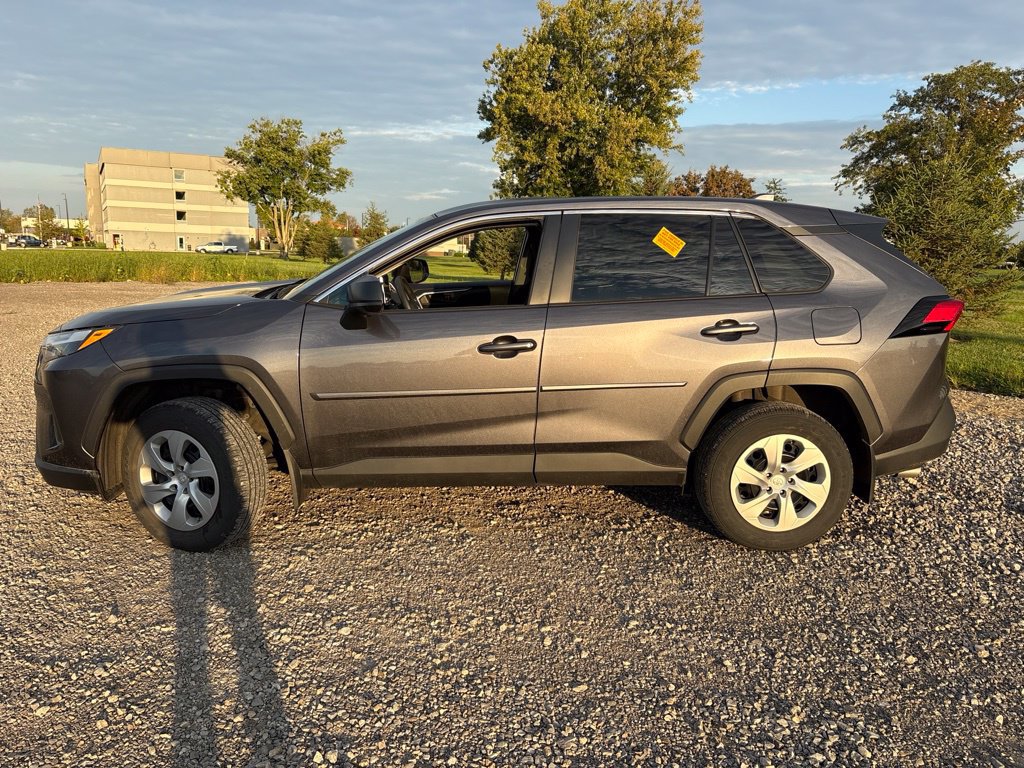 Used 2024 Toyota RAV4 LE FWD image 6