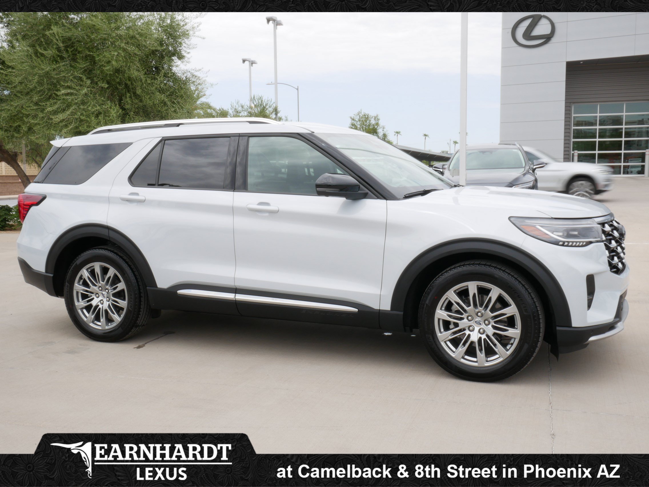 Used 2026 Ford Explorer Platinum RWD image 13