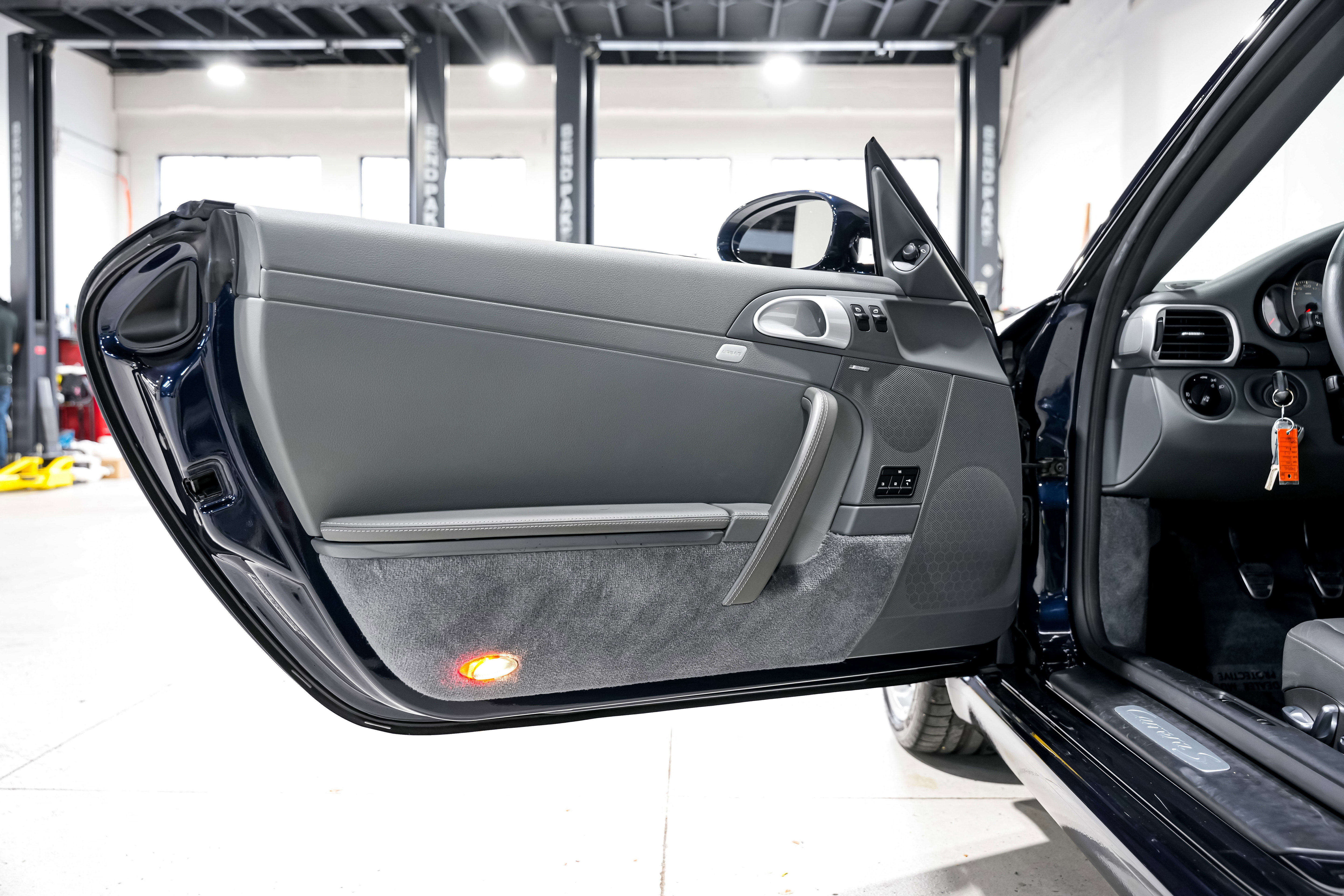 Used 2006 Porsche 911 Carrera S RWD image 23