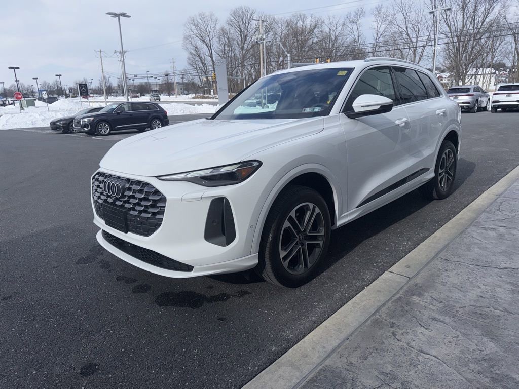 Used 2025 Audi Q5 Premium w/ Convenience Package image 29