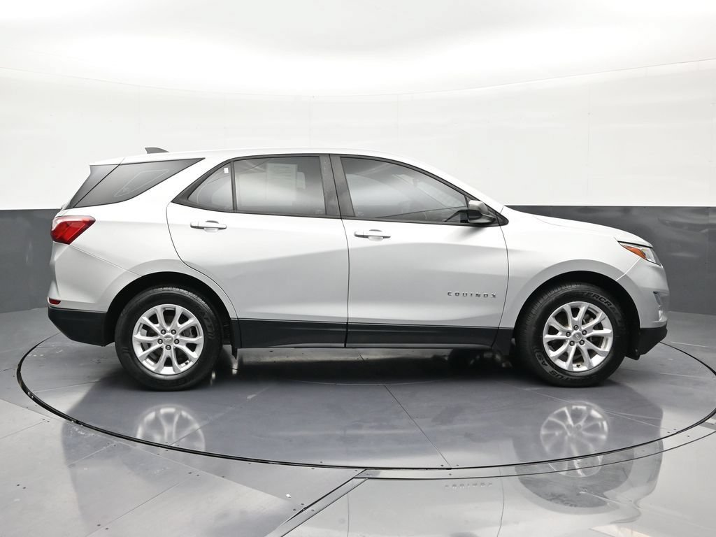 Used 2020 Chevrolet Equinox LS FWD image 6