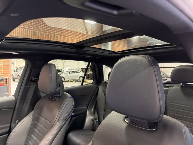 Used 2025 Mercedes-Benz GLC 300 4MATIC image 14