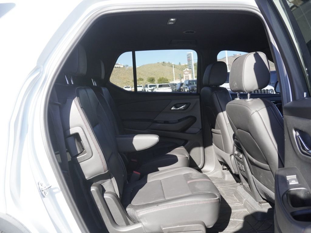 Used 2023 Chevrolet Traverse RS w/ LPO, Cargo Package image 24