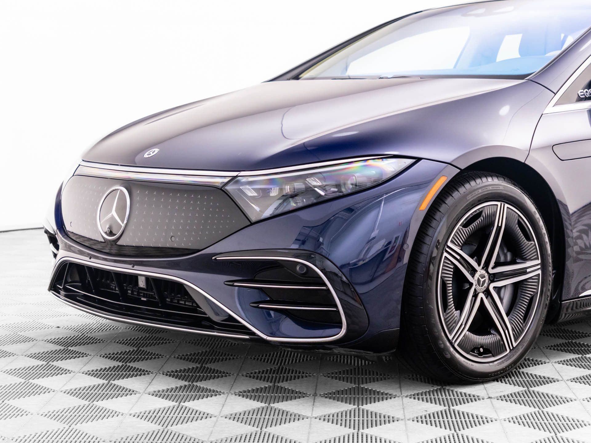 Used 2023 Mercedes-Benz EQS 580 4MATIC Sedan image 39