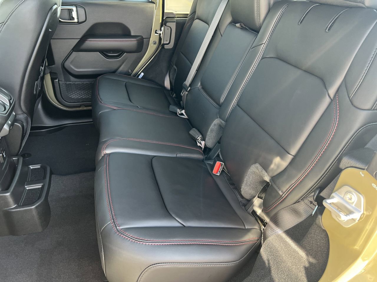 Used 2025 Jeep Wrangler Unlimited Rubicon image 25