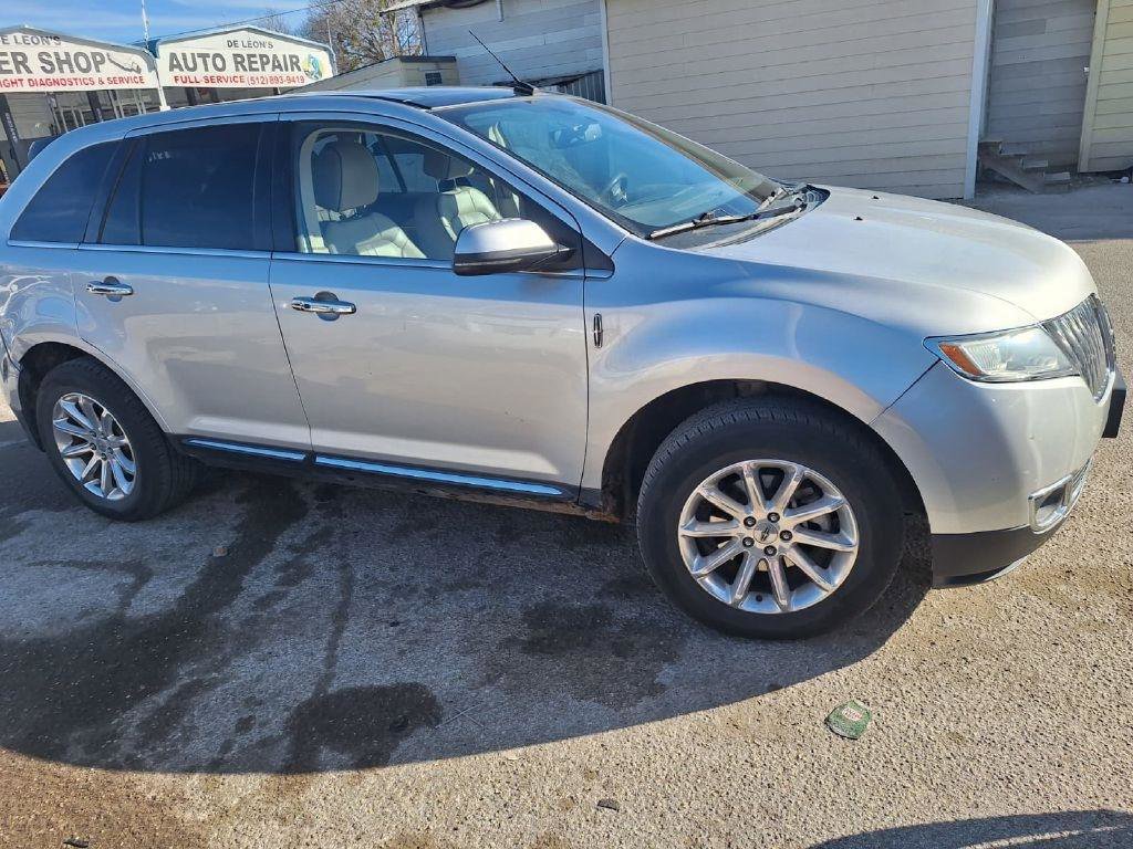 Used 2013 Lincoln MKX image 7