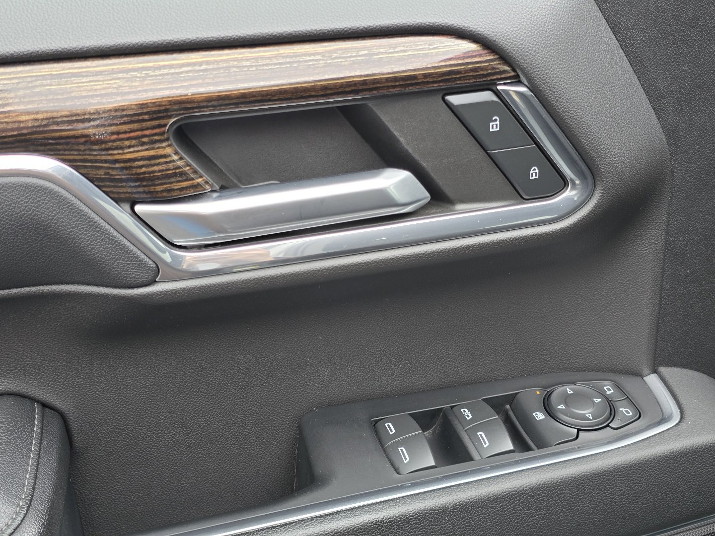 Used 2024 GMC Sierra 1500 Elevation image 33