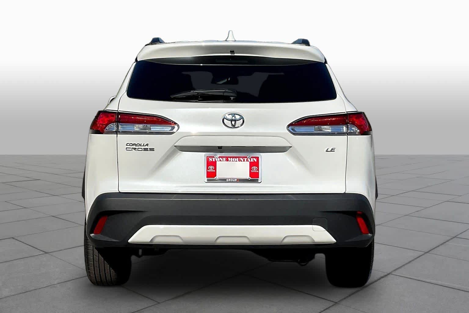 Used 2023 Toyota Corolla Cross LE w/ Moonroof Package FWD image 5