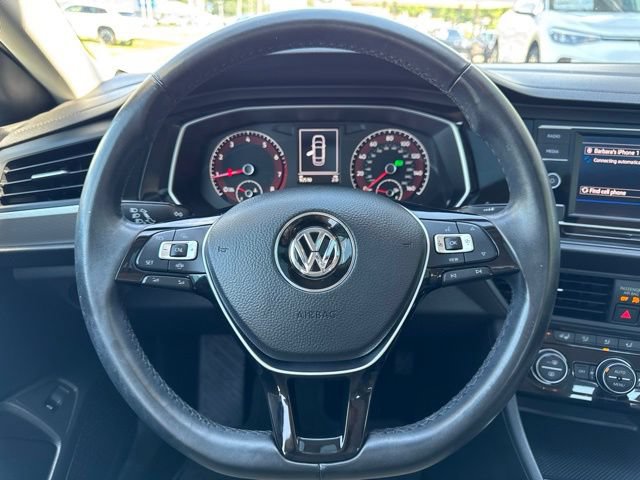 Used 2019 Volkswagen Jetta SE w/ Cold Weather Package FWD image 12