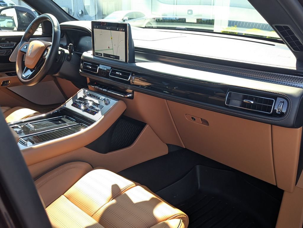 Used 2024 Lincoln Aviator Black Label w/ Jet Package AWD/4WD image 28