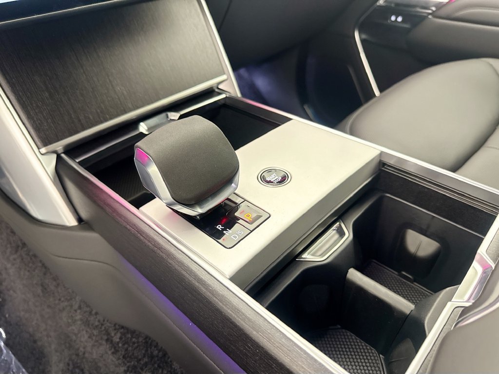New 2026 Land Rover Range Rover SE AWD/4WD image 17