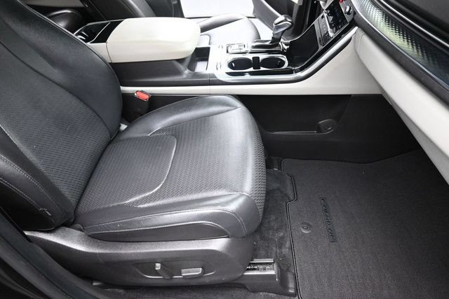 Used 2023 Kia Carnival SX Prestige w/ Paint Protection Package FWD image 29