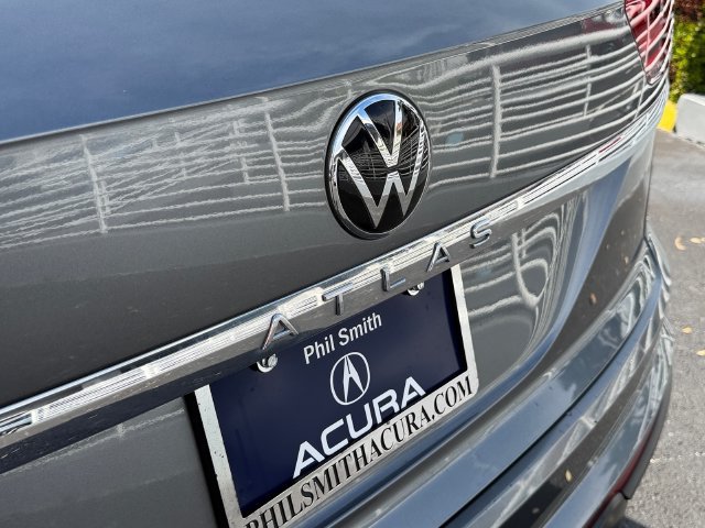 Used 2020 Volkswagen Atlas Cross Sport SE w/ Towing Package FWD image 16