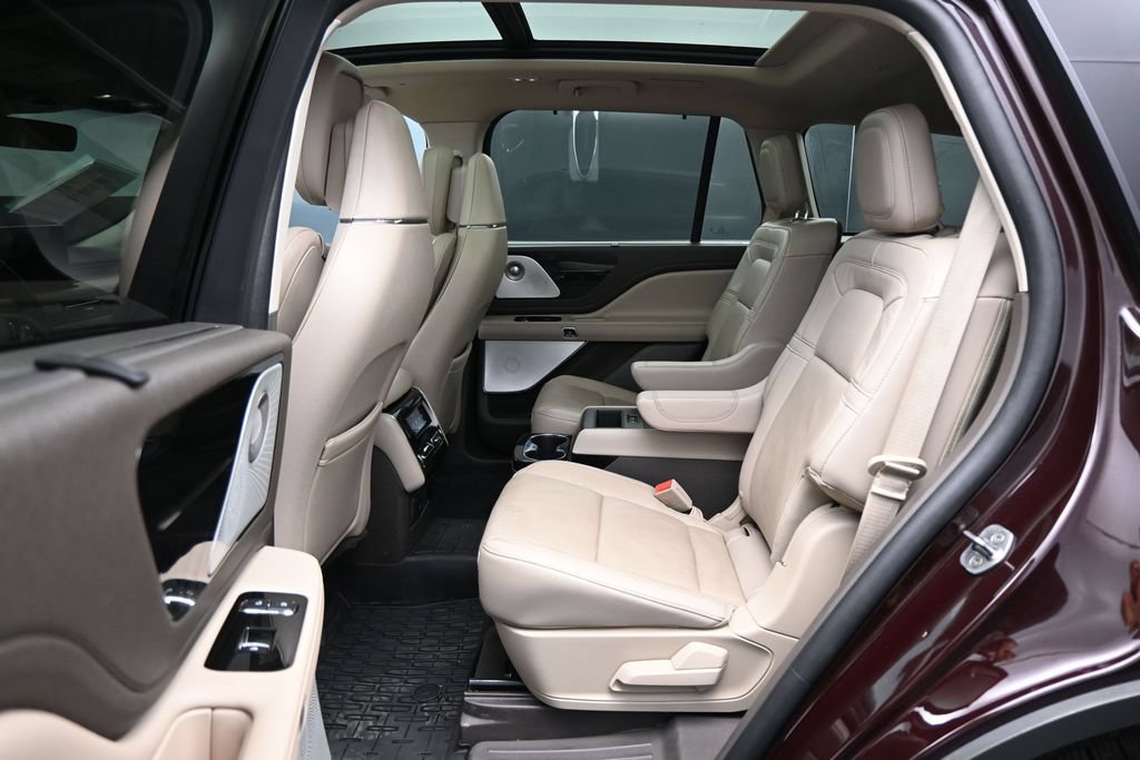 Used 2023 Lincoln Aviator Reserve w/ Equipment Group 201A RWD image 26