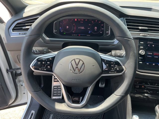 Used 2022 Volkswagen Tiguan SEL R-Line image 18