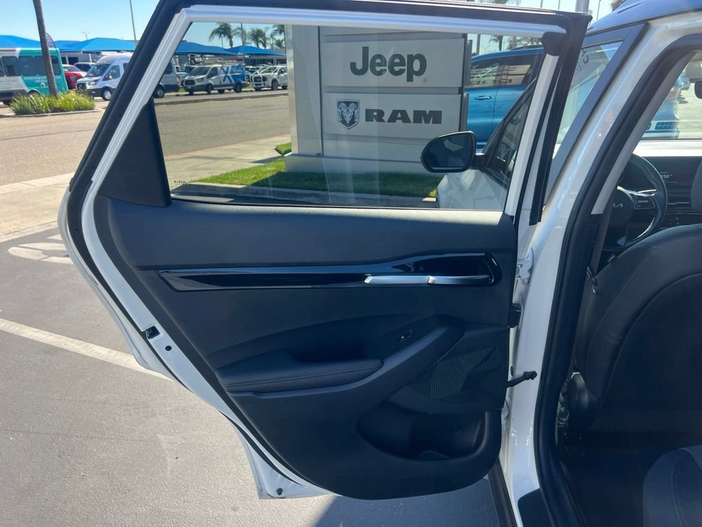 Used 2024 Kia Seltos S FWD image 36