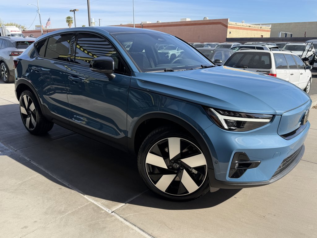 Used 2024 Volvo C40 P8 Recharge Ultimate w/ Protection Package Premier image 6
