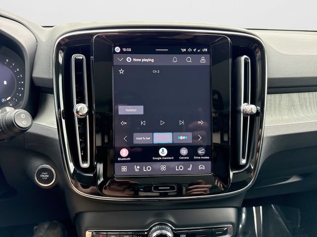 Certified 2024 Volvo XC40 B5 Plus w/ Protection Package Premier AWD/4WD image 15