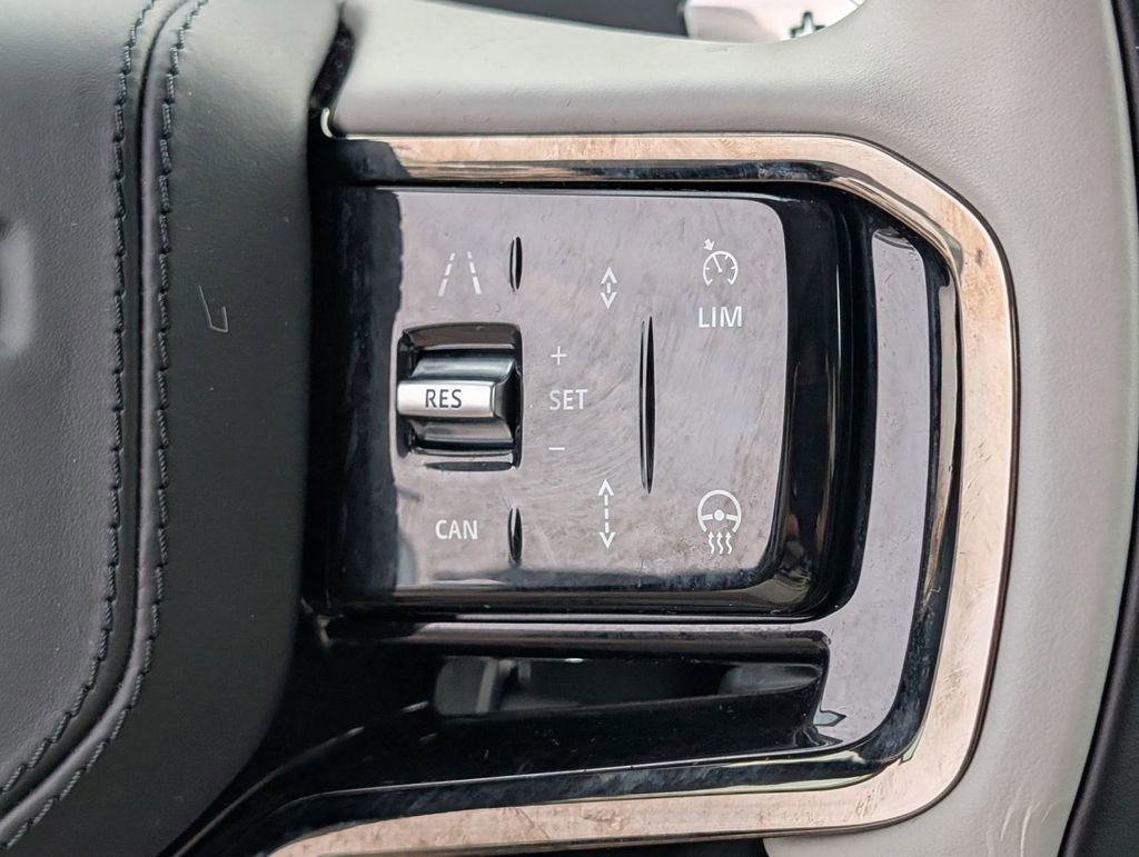 Used 2025 Land Rover Range Rover Velar S image 30