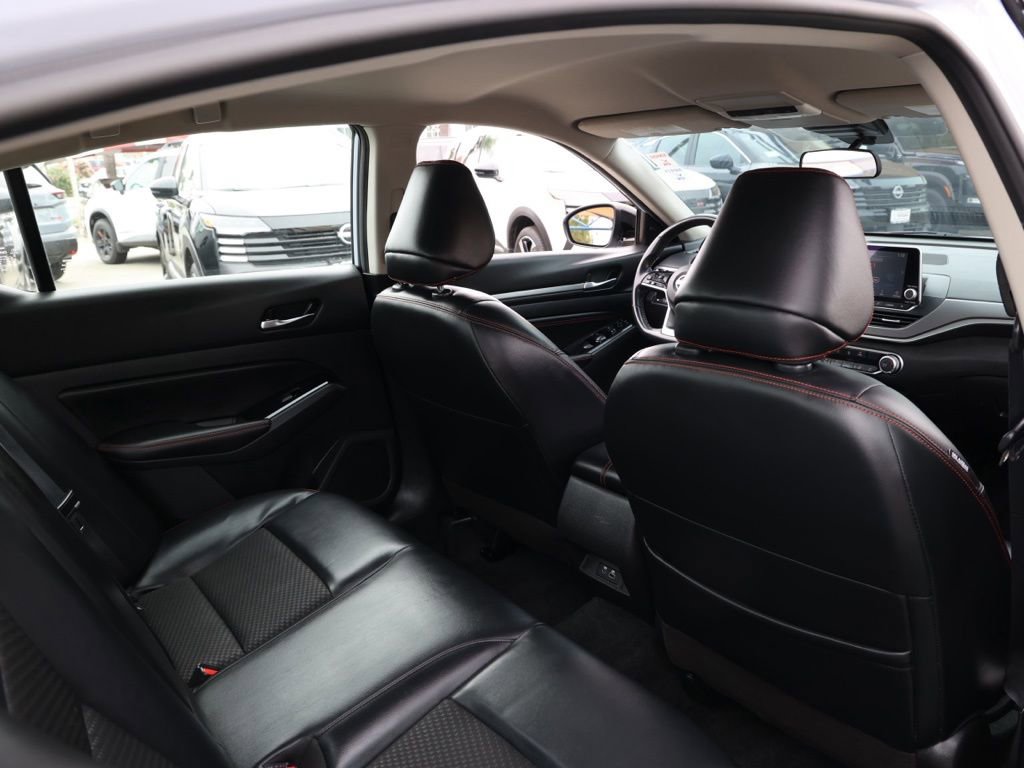 Used 2023 Nissan Altima 2.5 SR image 16