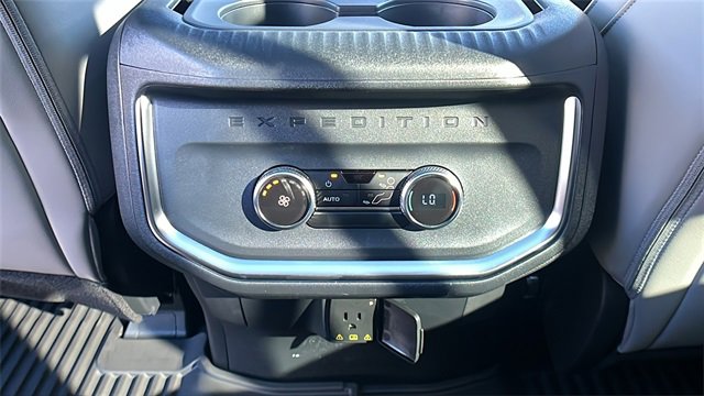 New 2025 Ford Expedition Active image 20