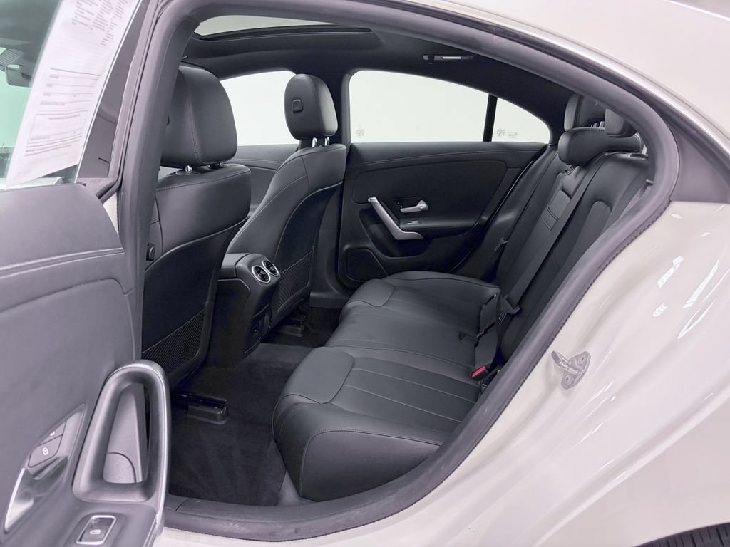 Used 2022 Mercedes-Benz CLA 250 4MATIC image 17