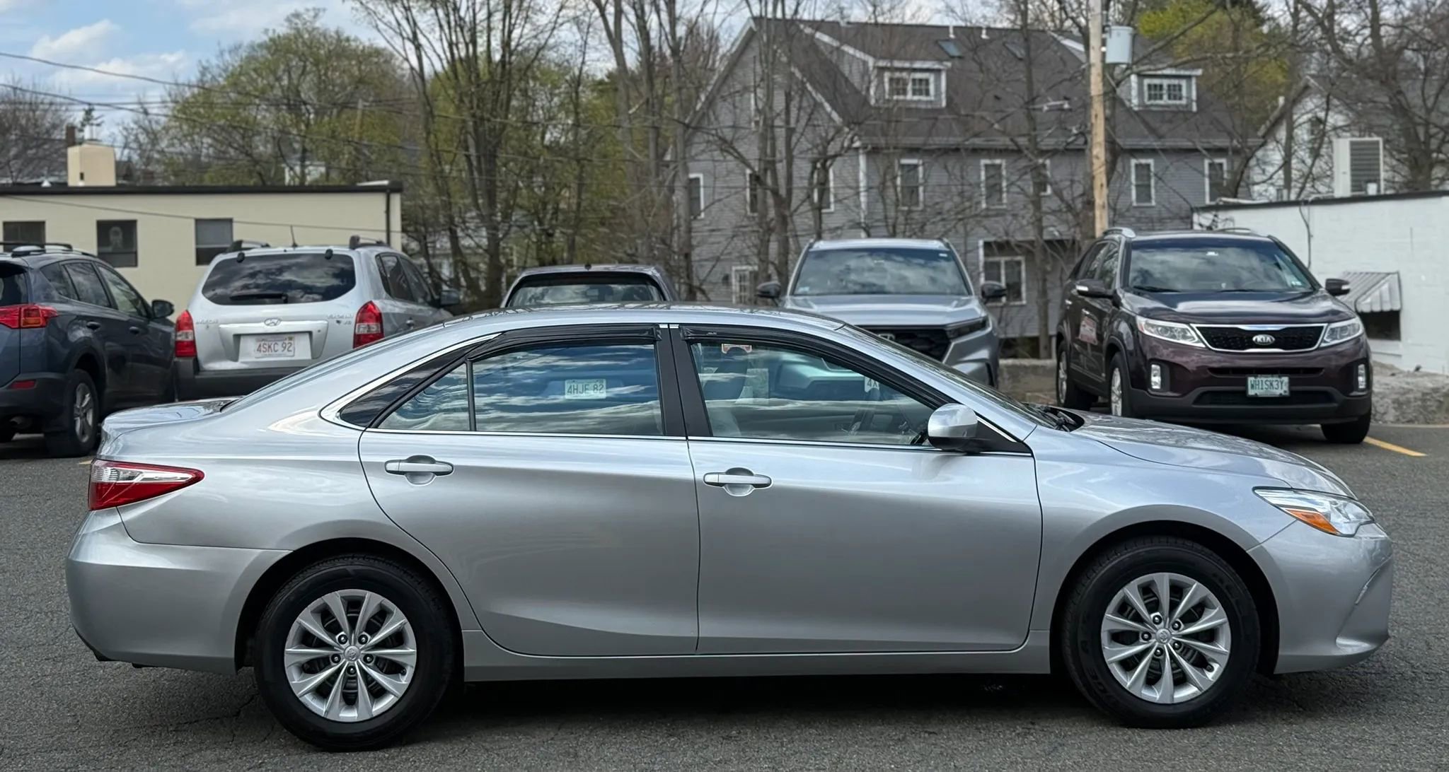 Used 2016 Toyota Camry LE FWD image 13