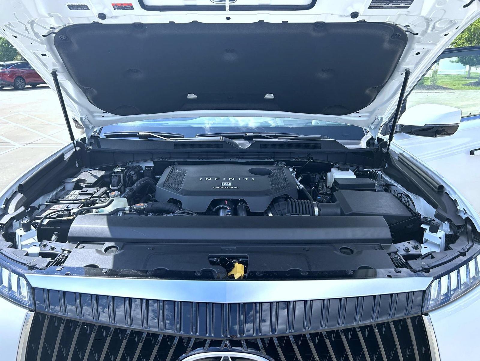 New 2027 INFINITI QX80 Luxe w/ Cargo Package AWD/4WD image 26