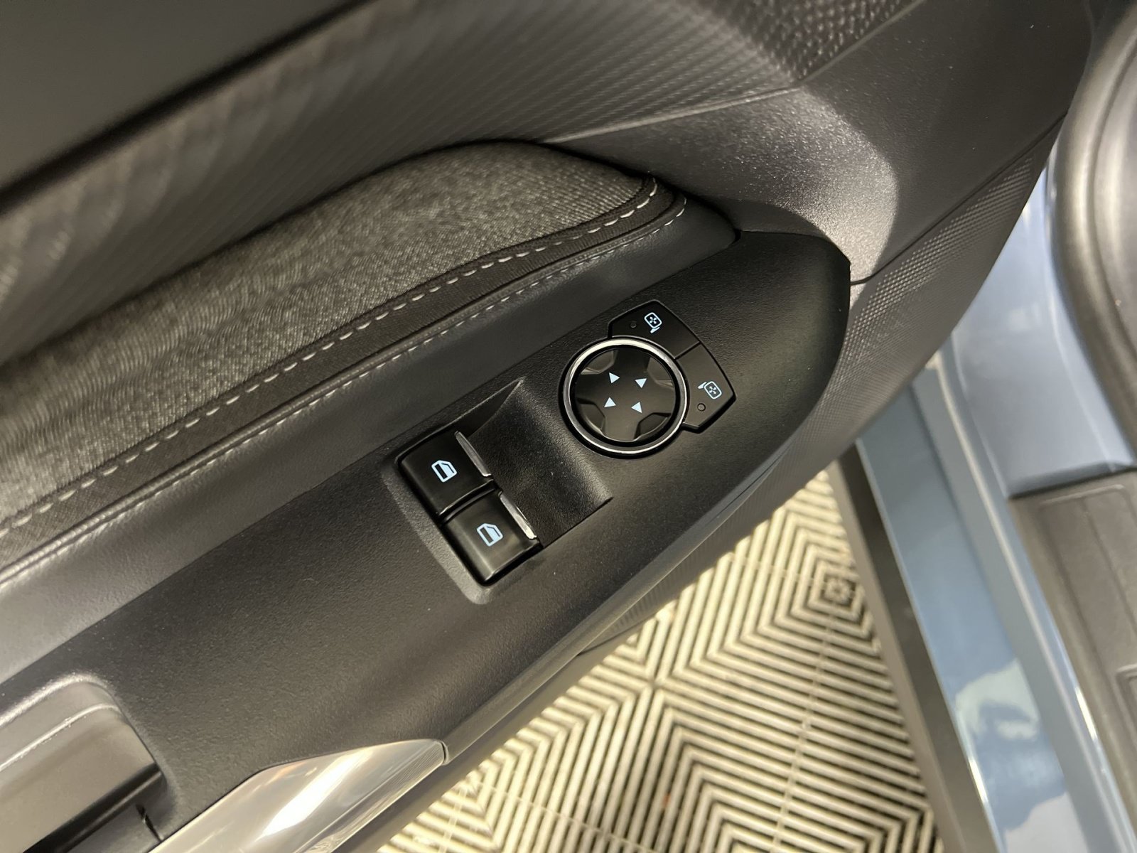 Used 2024 Ford Mustang GT RWD image 15