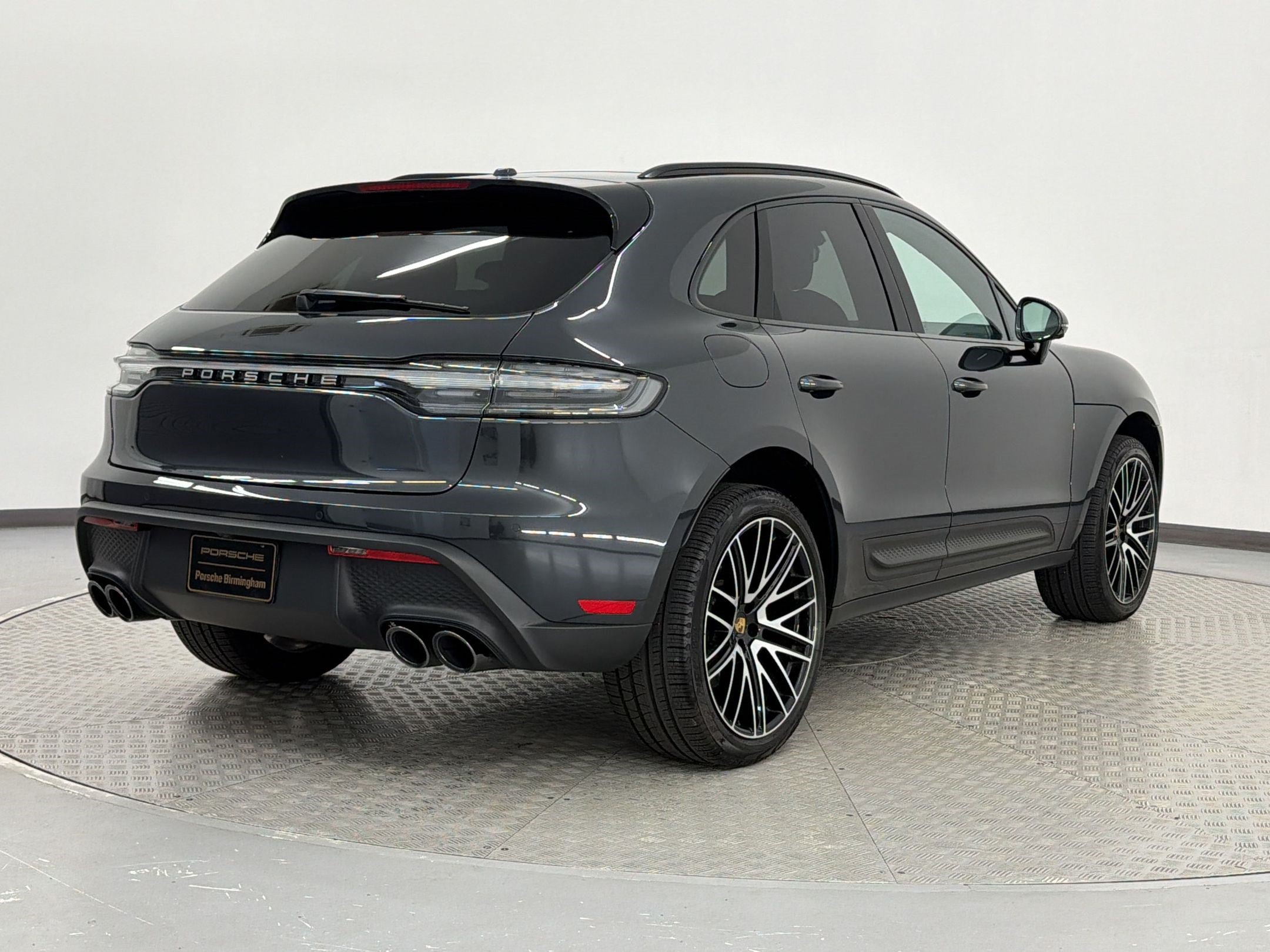 Used 2026 Porsche Macan AWD/4WD image 9