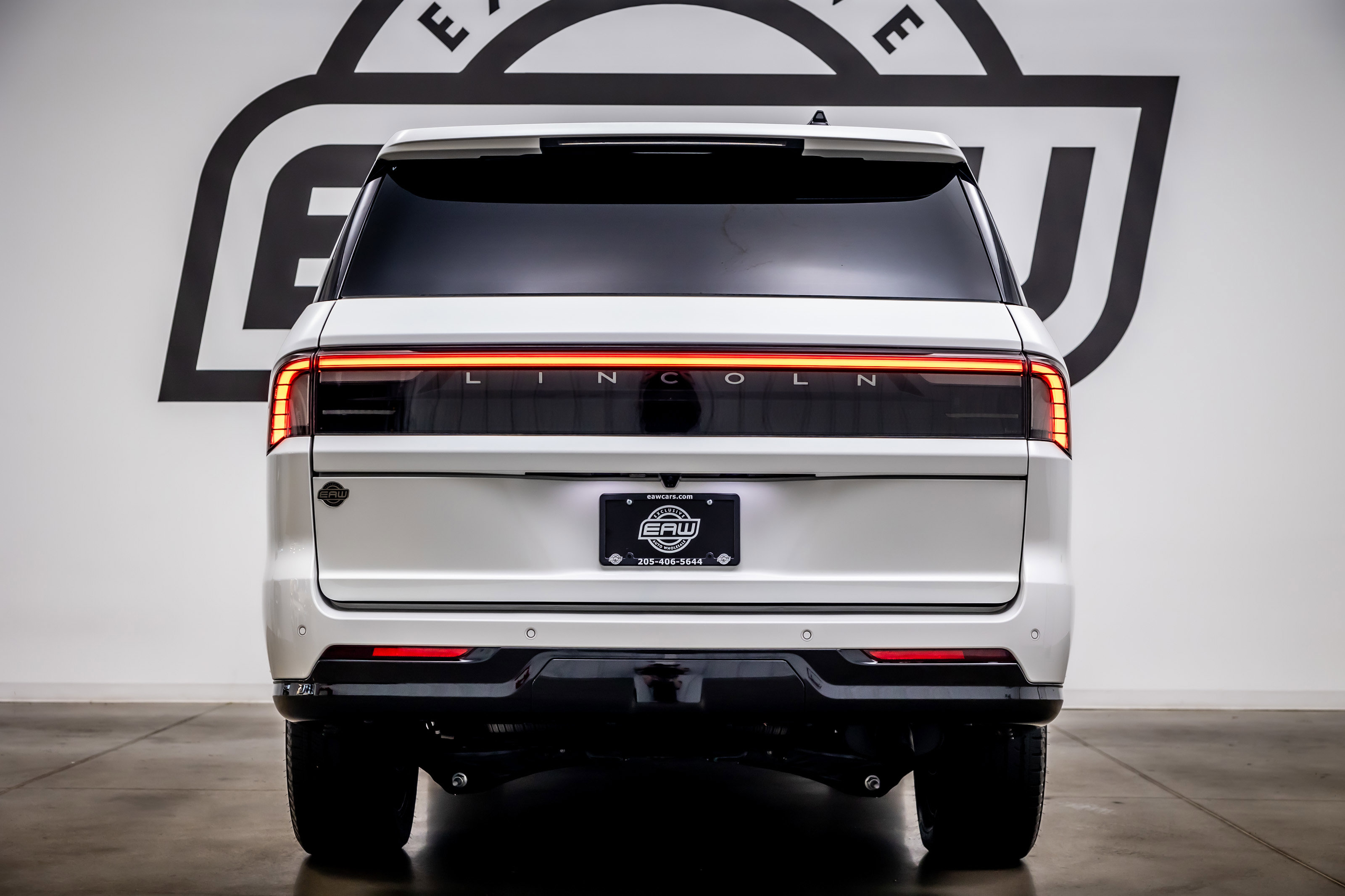 Used 2025 Lincoln Navigator L Black Label AWD/4WD image 10
