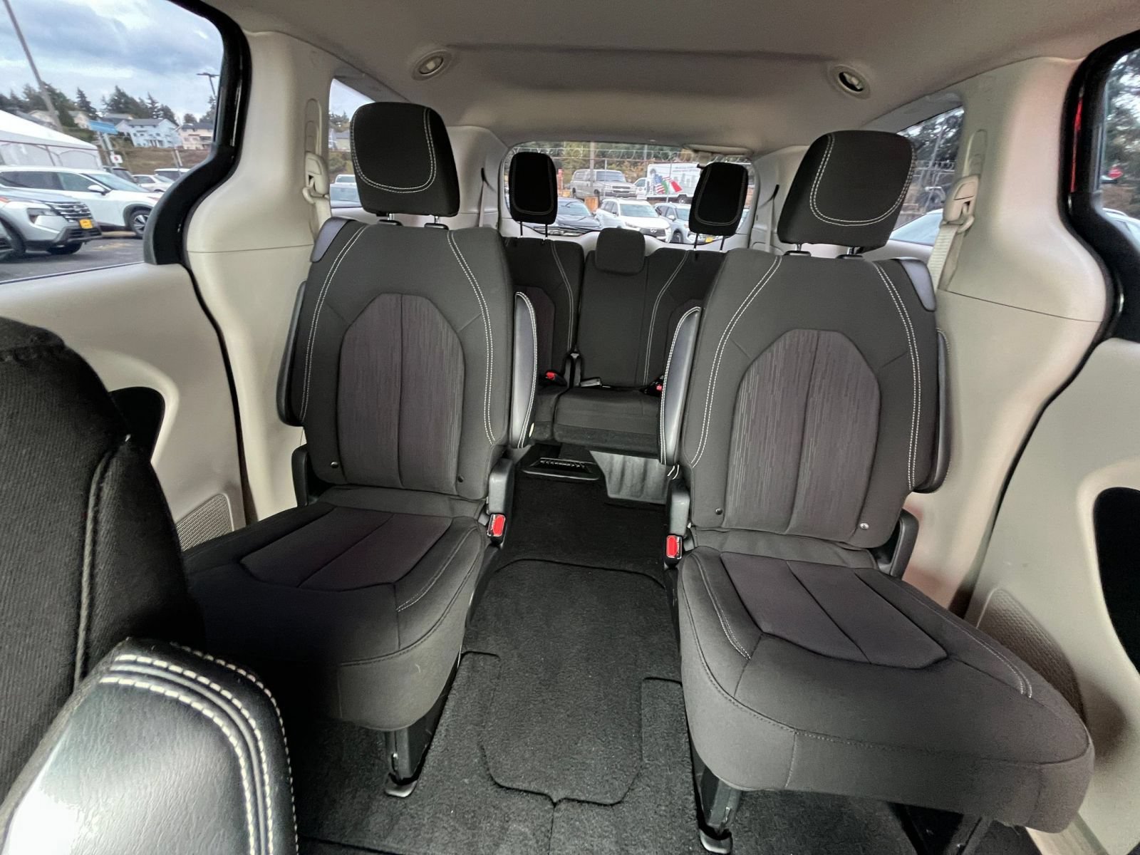 Used 2024 Chrysler Voyager LX FWD image 40