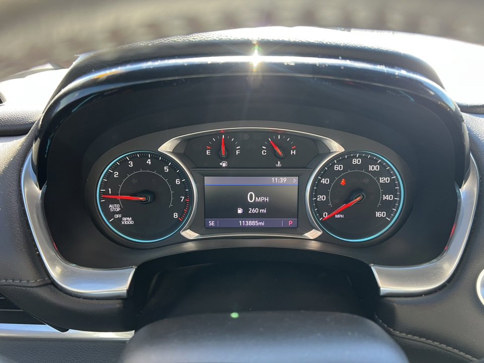 Used 2022 Chevrolet Traverse LT image 22