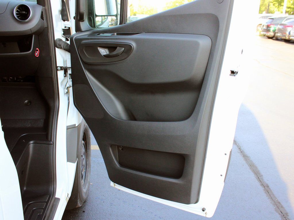 Used 2025 Mercedes-Benz Sprinter 2500 image 20