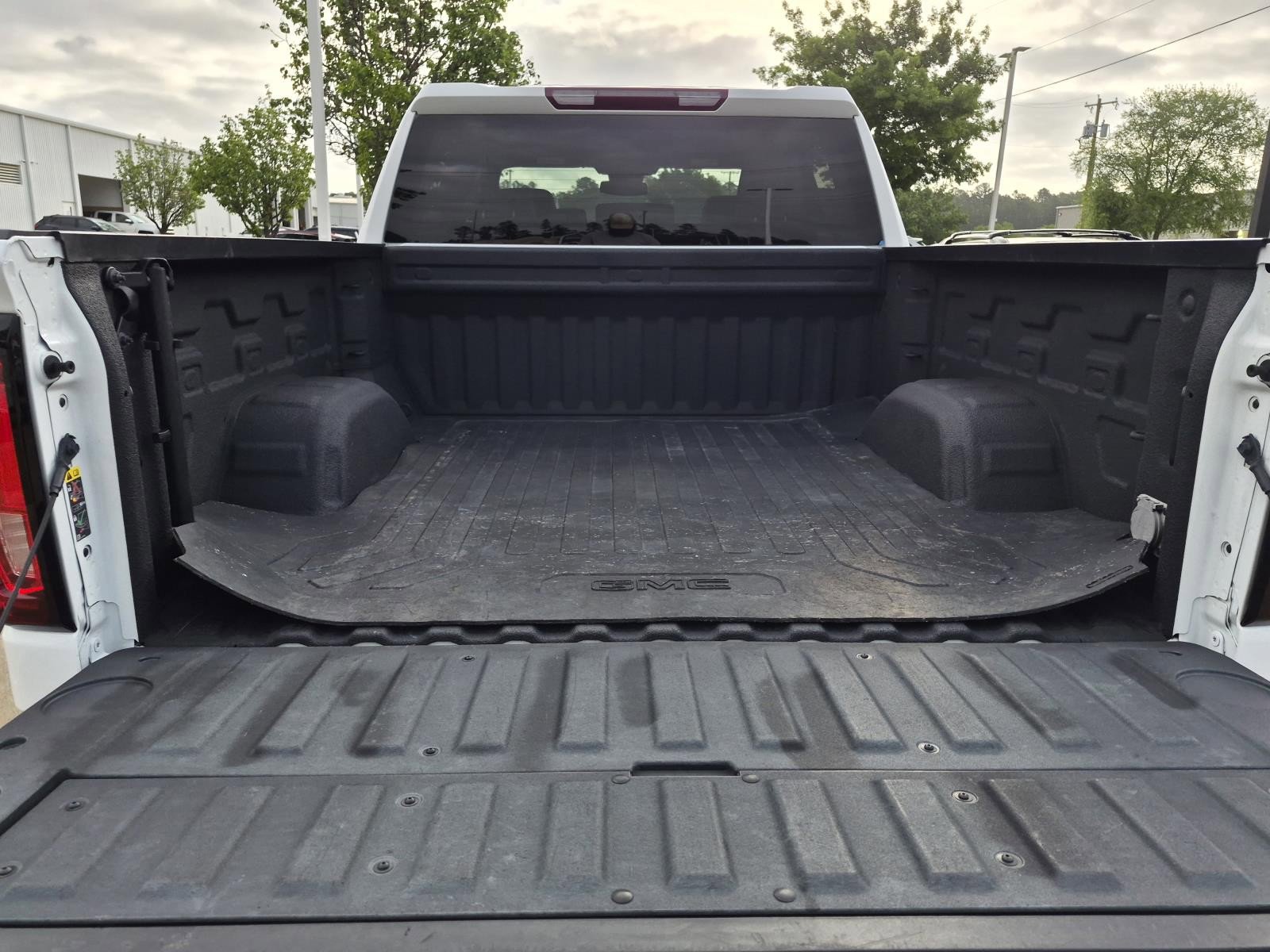Certified 2022 GMC Sierra 1500 SLT RWD image 9