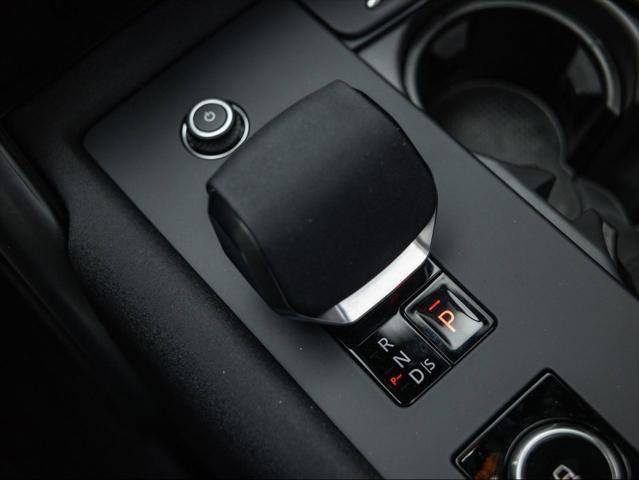 New 2025 Land Rover Discovery S image 24