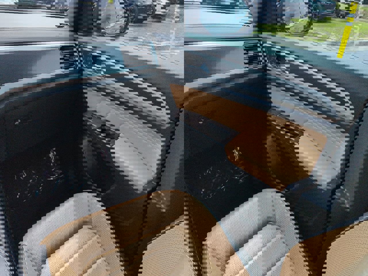 Used 2023 Volkswagen Atlas Cross Sport SEL Premium R-Line AWD/4WD image 17