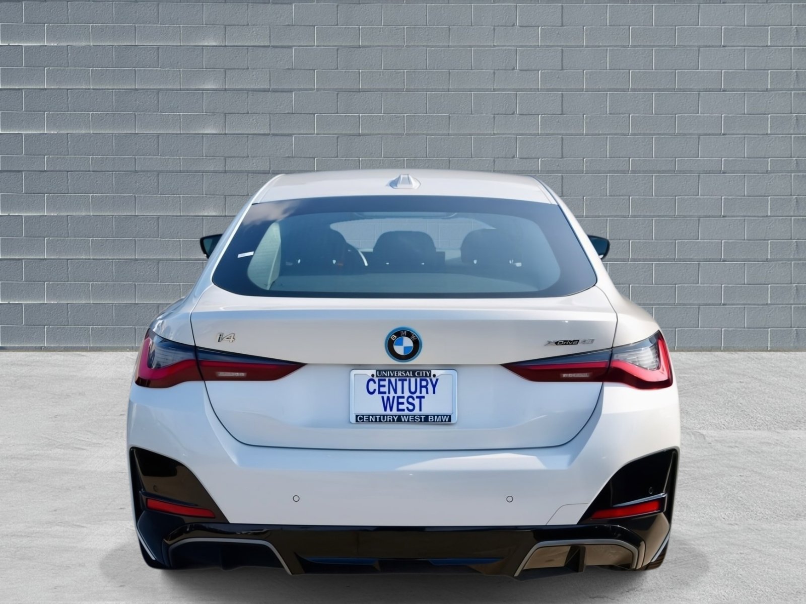 Used 2025 BMW i4 xDrive40i image 4